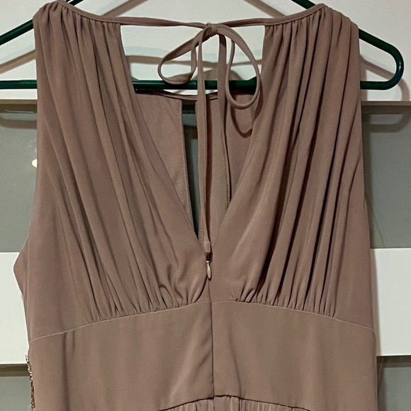 Gown - Picture 4 of 7